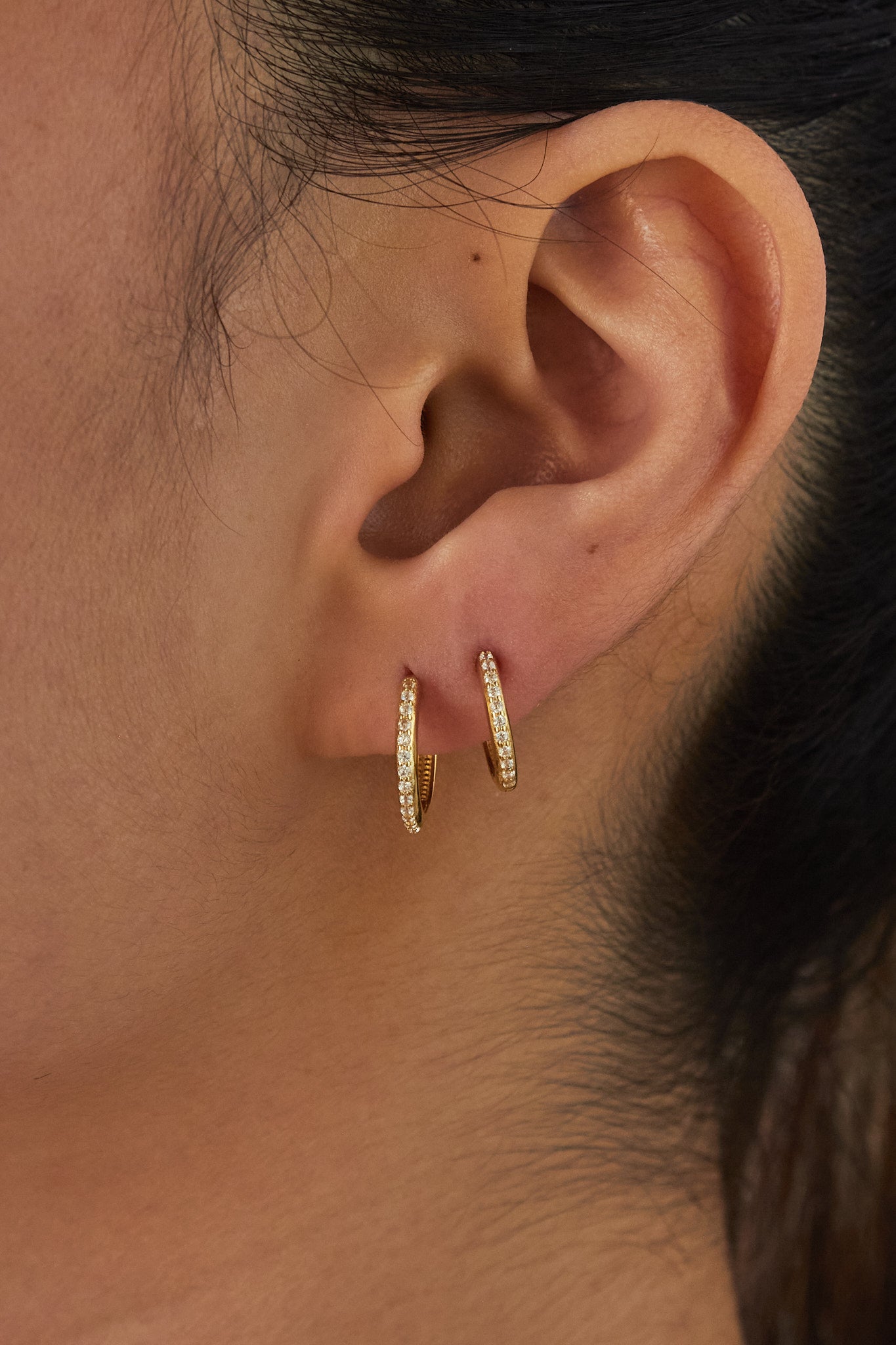 18K Saudi Gold Fine Jewelry Jewellery in the Philippines. 18 karat fine jewelry solid gold jewelry.Classy Elegant Huggie Minimal Dainty. High quality. Earrings