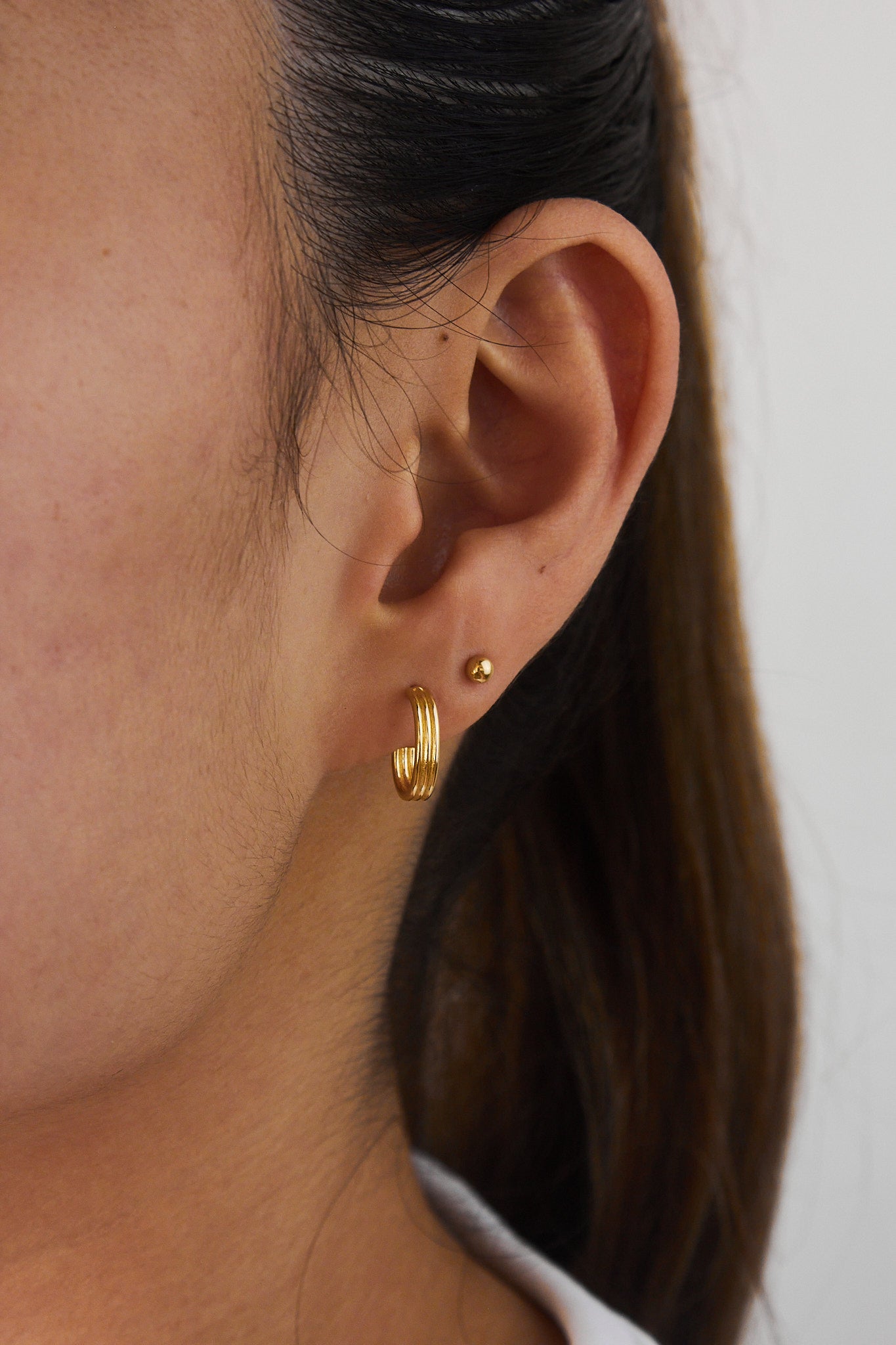 18K Saudi Gold Fine Jewelry Jewellery in the Philippines. 18 karat fine jewelry solid gold jewelry.Classy Elegant Huggie Minimal Dainty. High quality. Earrings