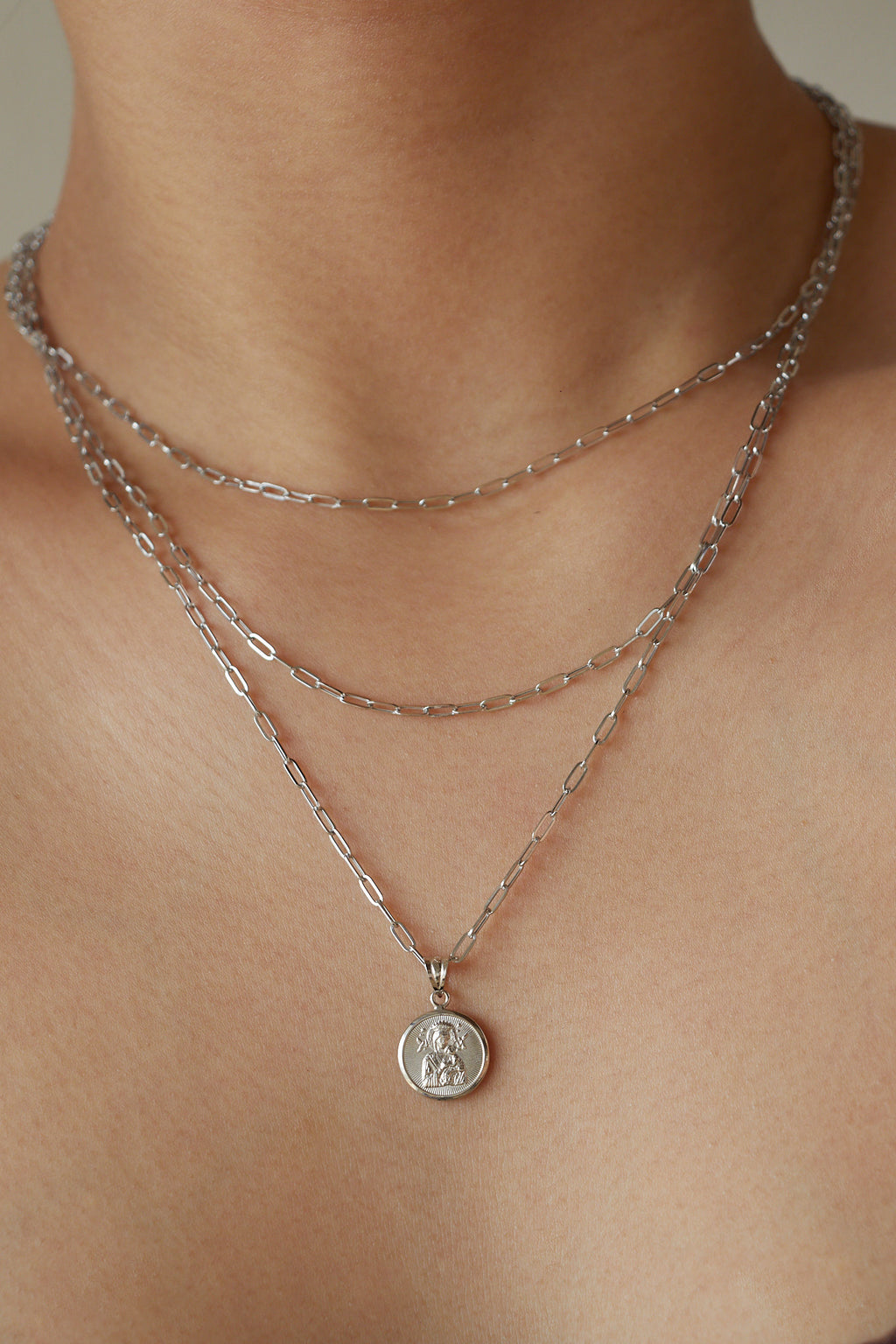 Lightweight Paper clip chain. Paperclip. 18K Saudi Gold Fine Jewelry Jewellery in the Philippines. 18 karat fine jewelry solid gold jewelry. Classy Minimal Dainty. High quality. Necklace. White Gold.