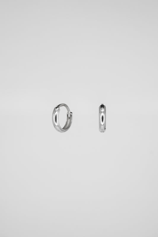 Minimalist Huggie (White Gold)